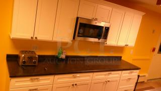 CABINETS WITH KITCHEN APPLIANCES!
BUYER MUST REMOVE