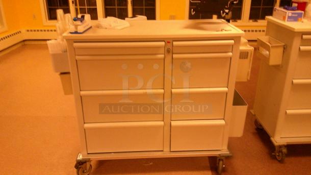 LOCKABLE MEDICAL CART - Image 1 of 3