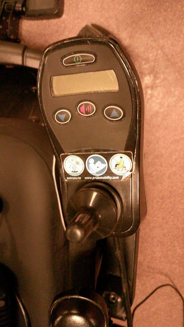 QUANTUM EDGE 3 POWER WHEELCHAIR - Image 2 of 4
