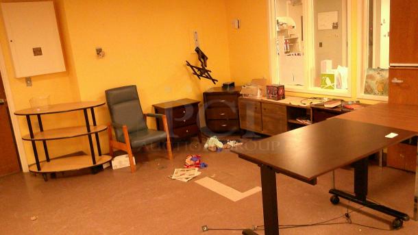 OFFICE FURNITURE! - Image 1 of 4