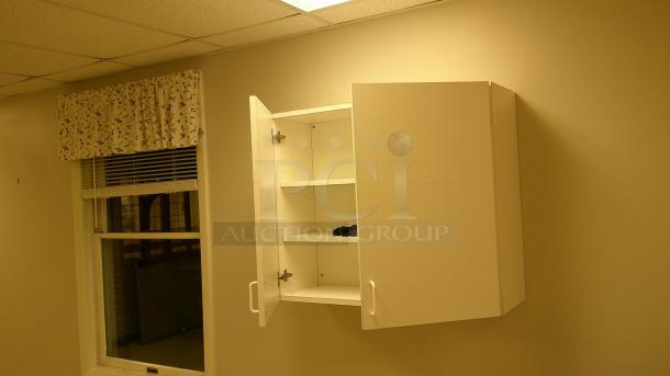 ENTIRE ROOM! (BEAUTY SALON) IF YOU SEE IT, YOU CAN TAKE IT!
BUYER MUST REMOVE - Image 3 of 9