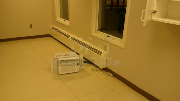 ENTIRE ROOM! (BEAUTY SALON) IF YOU SEE IT, YOU CAN TAKE IT!
BUYER MUST REMOVE - Image 4 of 9