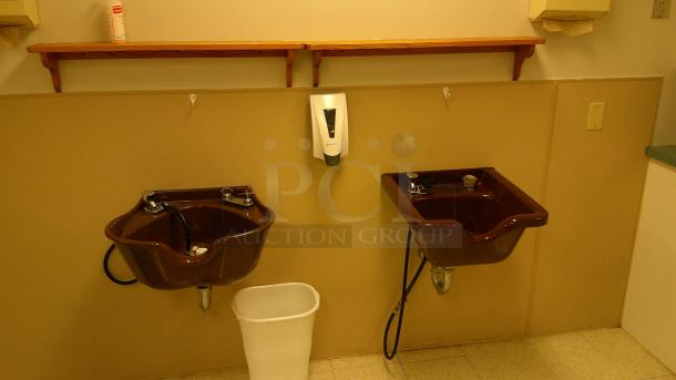 ENTIRE ROOM! (BEAUTY SALON) IF YOU SEE IT, YOU CAN TAKE IT!
BUYER MUST REMOVE - Image 6 of 9