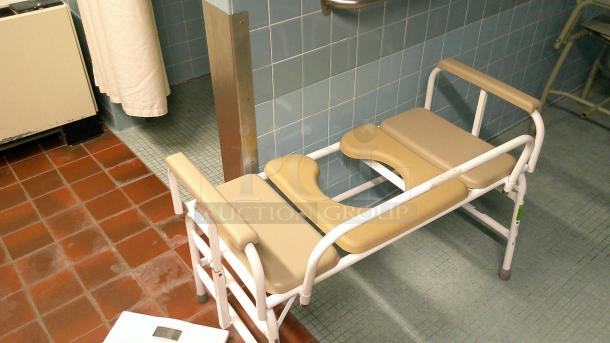 SHOWER ROOM! ASSORTED SHOWER BEDS AND CHAIRS - Image 2 of 6