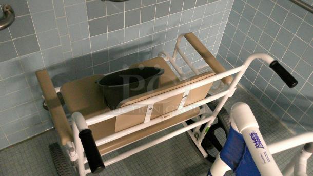 SHOWER ROOM! ASSORTED SHOWER BEDS AND CHAIRS - Image 3 of 6