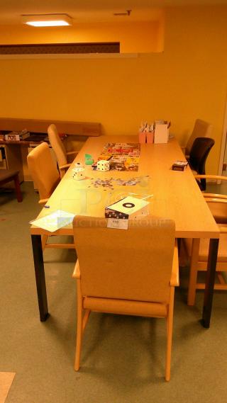 10' TABLE & CHAIRS!
