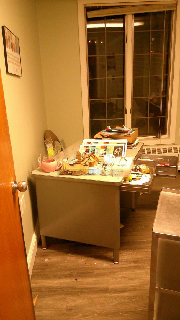 OFFICE FURNITURE! - Image 1 of 3