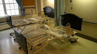 ENTIRE ROOM! (A21) IF YOU SEE IT, YOU CAN TAKE IT!   
 INCUDES BEDS, FURNITURE, DÉCOR, CURTAINS, AIR CONDITIONERS, PRIVACY CURTAIN TRACKS, BEDSIDE TABLES AND MORE!