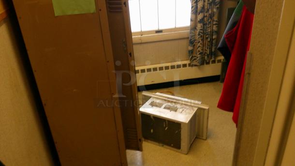 EMPLOYEE LOCKERS! - Image 3 of 4