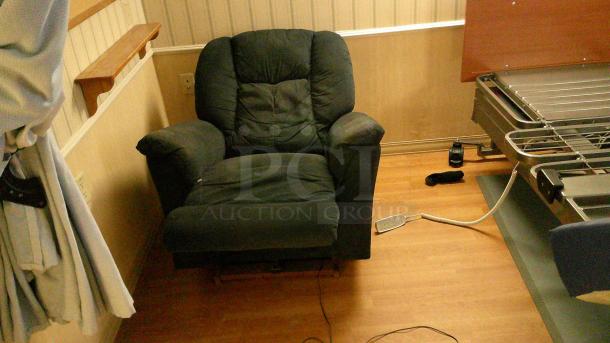 ENTIRE ROOM! (A1) IF YOU SEE IT, YOU CAN TAKE IT!   
 INCUDES BEDS, FURNITURE, DÉCOR, CURTAINS, AIR CONDITIONERS, PRIVACY CURTAIN TRACKS, BEDSIDE TABLES AND MORE! - Image 2 of 5