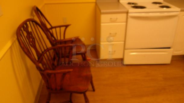 KITCHEN SET!
BUYER MUST REMOVE ON PICKUP DAY. - Image 2 of 3