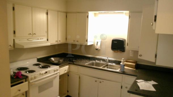 KITCHEN! GE RANGE! WHIRLPOOL DISHWASHER! - Image 1 of 6