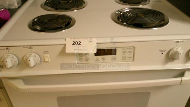 KITCHEN! GE RANGE! WHIRLPOOL DISHWASHER! - Image 4 of 6
