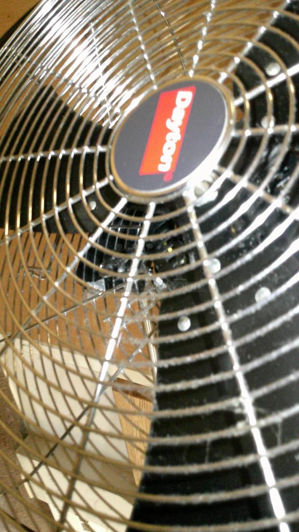 COMMERCIAL FANS! 2 BILTHARD 2 DAYTON - Image 4 of 5
