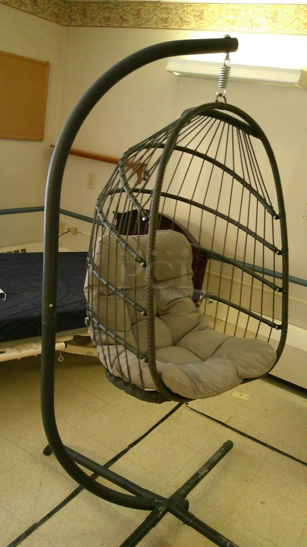 ENTIRE ROOM! (C18) IF YOU SEE IT, YOU CAN TAKE IT!   
 INCUDES BEDS, FURNITURE, DÉCOR, CURTAINS, AIR CONDITIONERS, PRIVACY CURTAIN TRACKS, BEDSIDE TABLES AND MORE! - Image 3 of 4