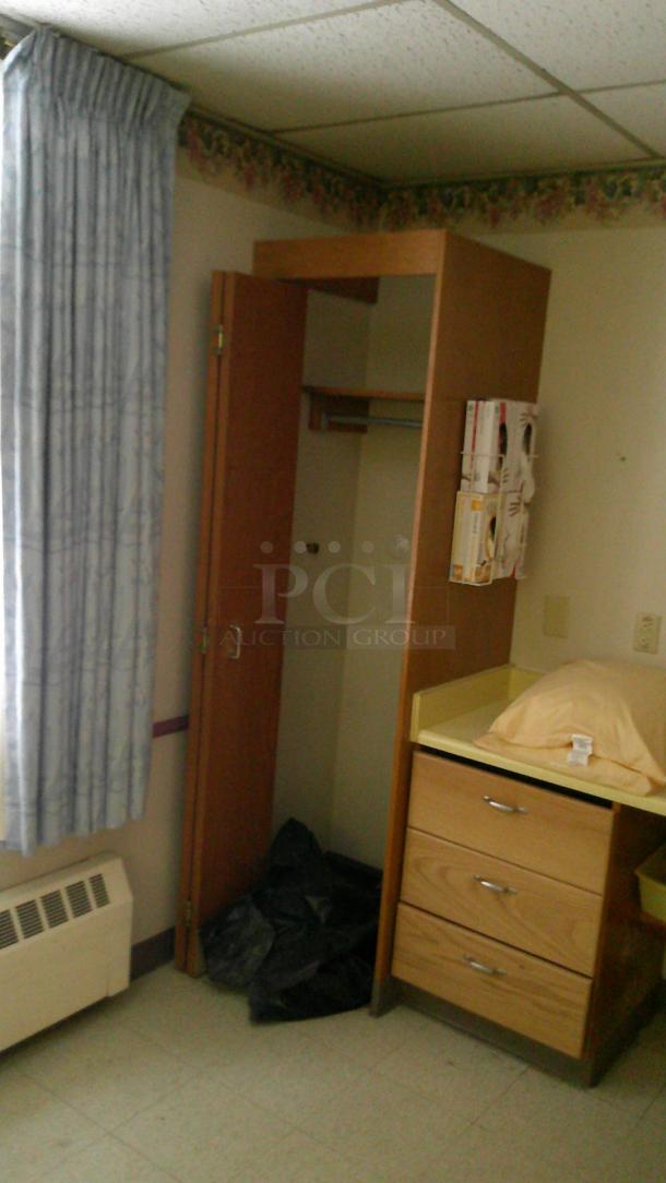 ENTIRE ROOM! (C17) IF YOU SEE IT, YOU CAN TAKE IT!   
 INCUDES BEDS, FURNITURE, DÉCOR, CURTAINS, AIR CONDITIONERS, PRIVACY CURTAIN TRACKS, BEDSIDE TABLES AND MORE! - Image 3 of 4