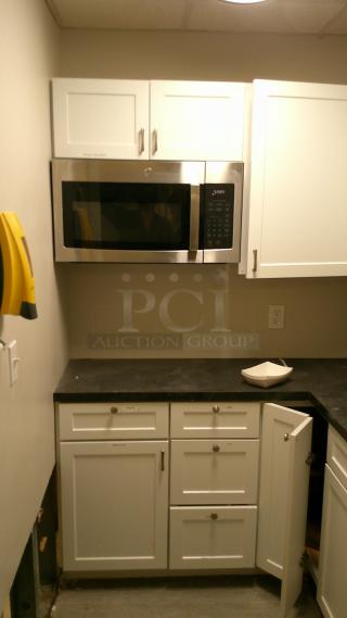 CABINETS W/MICROWAVE!
BUYER MUST REMOVE ON PICKUP DAY.