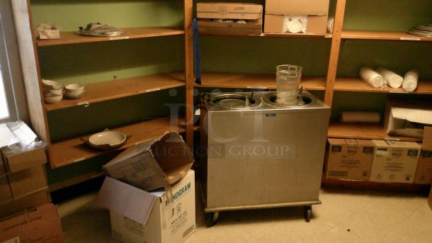 KITCHEN SUPPLY ROOM! - Image 2 of 7