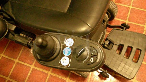 JAZZY SELECT ELITE POWER WHEEL CHAIR! - Image 2 of 3