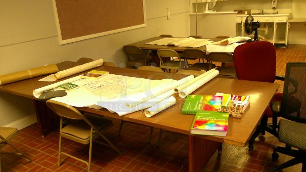 CONFERENCE ROOM WITH FURNTURE! - Image 3 of 8