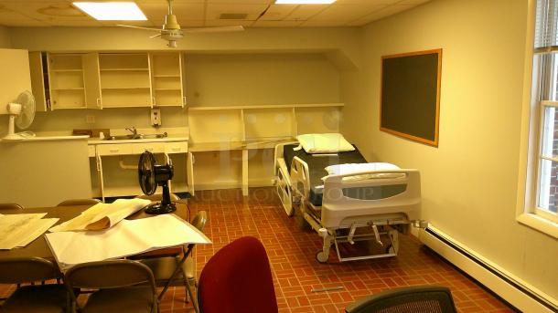 CONFERENCE ROOM WITH FURNTURE! - Image 6 of 8