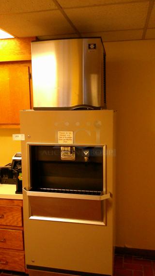 ICE MAKER, KURIG, 2 TOASTERS