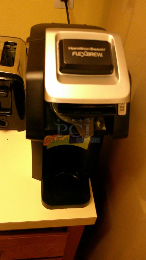 ICE MAKER, KURIG, 2 TOASTERS - Image 5 of 5
