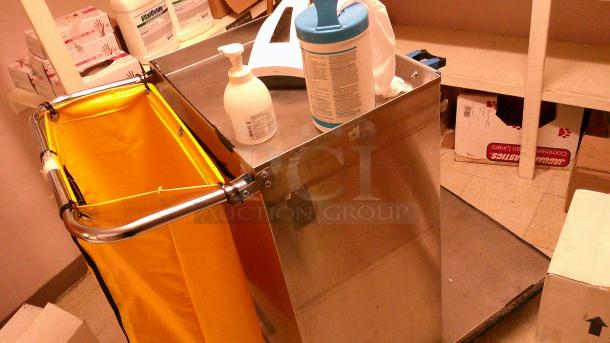CLEANING SUPPLY ROOM! - Image 4 of 10