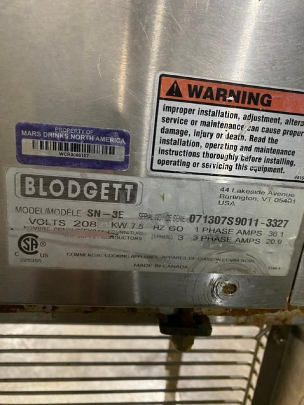 Blodgett Commercial Stainless Steel Electric Powered Half Size Countertop 3-Pan Convection Steamer! With Built In Pan Holding Rack! Model: SN-3E SN: 071307S9011-3327! 208V! With Cleveland Range Heavy-Duty Single Shelf Equipment Stand! On Legs! - Image 6 of 7