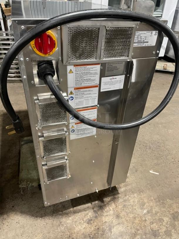Alto-Shaam! 2020 Late Model! Vector Series Commercial Stainless Steel Electric Powered Half Size Multi-Cook Oven! With 4 Individual Cooking Chambers! With Wire Oven Racks! Model: VMC-H4H SN: 2800409-000! 208-240V 3 Phase! - Image 4 of 8