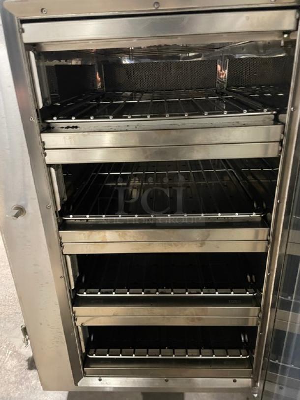 Alto-Shaam! 2020 Late Model! Vector Series Commercial Stainless Steel Electric Powered Half Size Multi-Cook Oven! With 4 Individual Cooking Chambers! With Wire Oven Racks! Model: VMC-H4H SN: 2800409-000! 208-240V 3 Phase! - Image 6 of 8