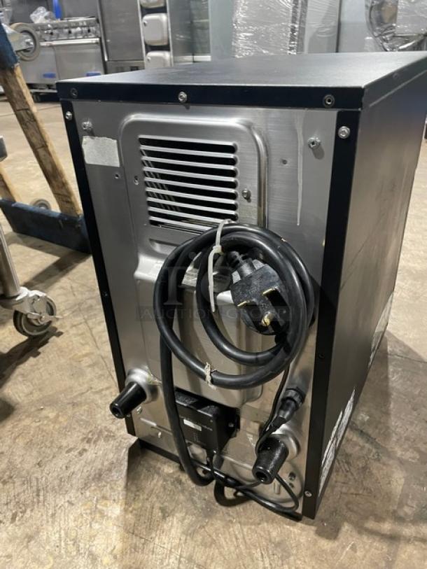 MerryChef Commercial Black Electric Powered Countertop Rapid Cook Turbo Oven! 208/240V 1 Phase! - Image 4 of 5