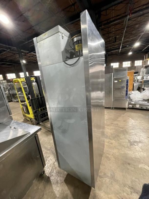 Beverage-Air Prestige Plus Series Commercial Stainless Steel Solid Half Door Reach In Refrigerator! Energy Star Certified! With Poly Coated Wire Rack & Built In Pan Holding Rack! Model: PR1-1AHS-XDX SN: 29309.12403! 115V 1 Phase! On Legs! - Image 4 of 11