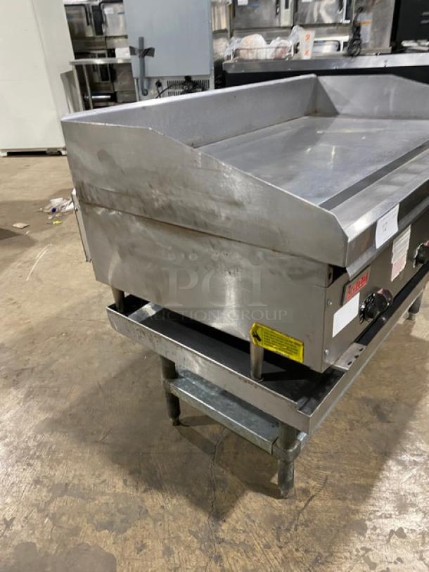 GREAT! Lang Commercial Stainless Steel Natural Gas Powered Countertop 48" Highly Polished Mirror Shine Flat Griddle! With Thermostatic Controls! Model: 148SC-NAT-SH SN: GT2481218A0011! 120V 1 Phase! On Single Shelf Equipment Stand! - Image 2 of 11