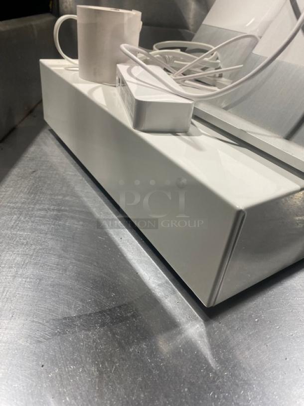 Clover Commercial White Countertop Touch Screen POS System! With Clover Receipt Printer & Cash Drawer! SN: C0S1UQ20360216! All One Money! - Image 4 of 10