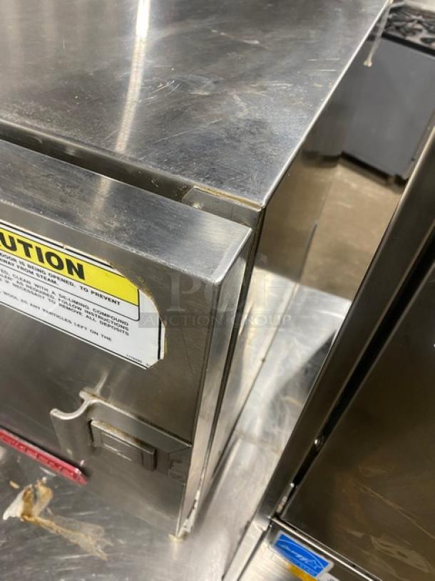 Southbend RapidSteam Series Commercial Stainless Steel Electric Powered Countertop Convection Steamer! With Built-In Pan Holding Rack! Model: R2 SN: 08G72562-2! 208V 1 Phase! On Legs! - Image 2 of 8