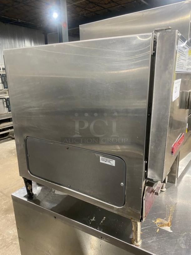 Southbend RapidSteam Series Commercial Stainless Steel Electric Powered Countertop Convection Steamer! With Built-In Pan Holding Rack! Model: R2 SN: 08G72562-2! 208V 1 Phase! On Legs! - Image 3 of 8