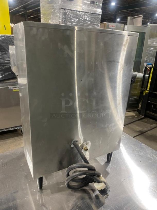 Fetco Extractor Series Commercial Stainless Steel Electric Powered Countertop Twin Coffee Brewer! With Brew Baskets! Model: CBS-2032! On Legs! - Image 4 of 8