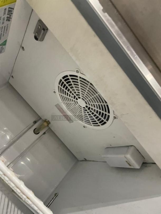 Entree Commercial Stainless Steel Solid Single Door Reach In Refrigerator! Energy Star Certified! With Poly Coated Wire Racks! Model: CR1-ES SN: 1804ENTH01632! 115V 1 Phase! On Casters! - Image 6 of 9