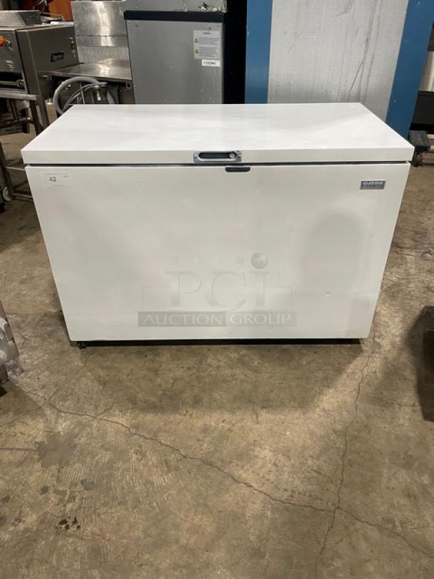 Ojeda Commercial White Chest Freezer! With Poly Coated Wire Basket! Model: NCFH-51 SN: 000816-3664Z! 120V 1 Phase! On Casters! - Image 1 of 7