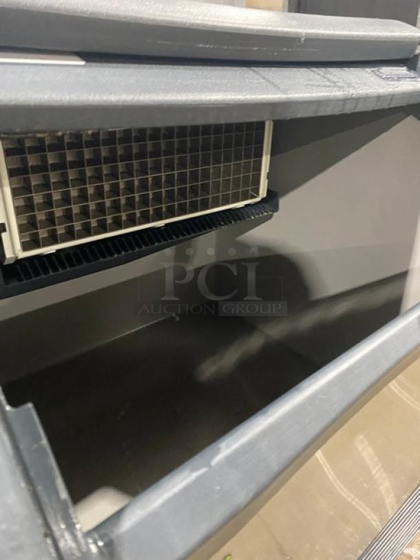 Scotsman Prodigy Series Commercial Stainless Steel Undercounter Air-Cooled Medium Cubed Ice Machine/Bin Combo! Energy Star Certified! With Top Sliding Lid! Model: CU2026MA-1A SN: 10061320010830! 115V 1 Phase! On Legs! - Image 7 of 9