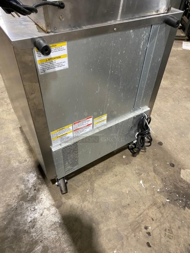 Beverage-Air Commercial Stainless Steel Single Door Undercounter Worktop Refrigerator! Energy Star Certified! With Poly Coated Wire Rack! Model: UCR27A-C SN: 13809512! 115V 1 Phase! On Casters! - Image 4 of 7