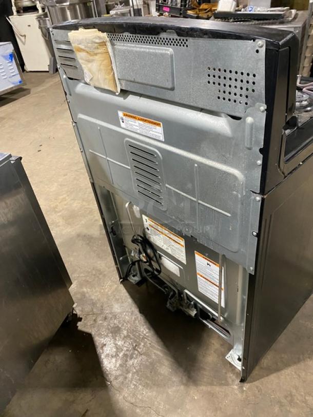 Amana Commercial Stainless Steel/Black Coated Natural Gas Powered 4 Burner Range/Oven Combo! With Wire Oven Racks! - Image 4 of 10