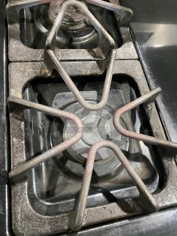 Amana Commercial Stainless Steel/Black Coated Natural Gas Powered 4 Burner Range/Oven Combo! With Wire Oven Racks! - Image 6 of 10