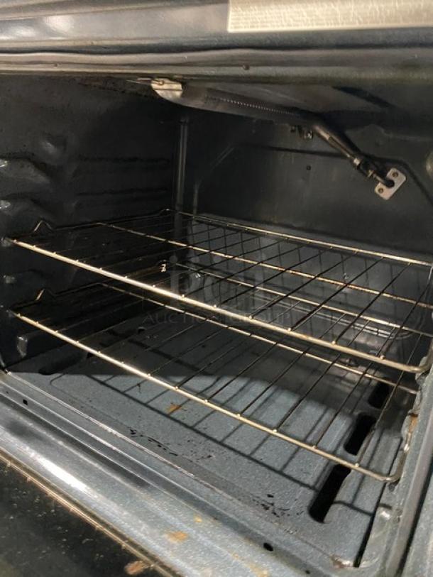 Amana Commercial Stainless Steel/Black Coated Natural Gas Powered 4 Burner Range/Oven Combo! With Wire Oven Racks! - Image 7 of 10