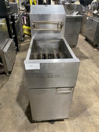 Dean Commercial Stainless Steel Natural Gas Powered Deep Fat Fryer! With Back Splash & Basket Hanger! Model: SR142GN SN: 0604MA0723!