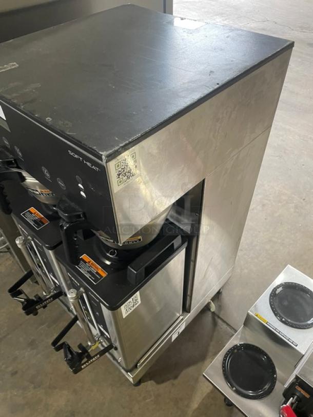 Bunn Soft Heat Series Commercial Stainless Steel Countertop Dual Coffee Brewer! With Hot Water Dispenser! With Smart Splashguard Funnels & Bunn Soft Heat Series Portable Servers! Model: DUAL SH DBC SN: DUAL157000! 120/208-240V 1 Phase! On Legs! - Image 2 of 8