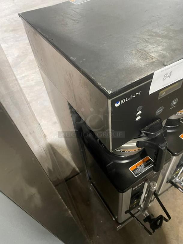 Bunn Soft Heat Series Commercial Stainless Steel Countertop Dual Coffee Brewer! With Hot Water Dispenser! With Smart Splashguard Funnels & Bunn Soft Heat Series Portable Servers! Model: DUAL SH DBC SN: DUAL157000! 120/208-240V 1 Phase! On Legs! - Image 3 of 8