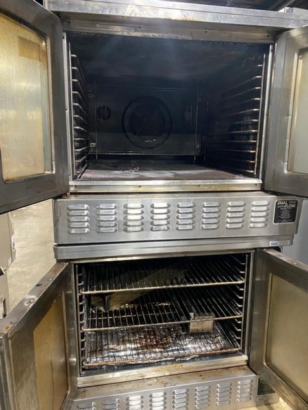 Blodgett Commercial Stainless Steel Natural Gas Powered Double Stacked Dual Flow Convection Oven! With Thermostatic Controls! With Wire Oven Racks! SN: 020205EA002B! 2X Your Bid Makes One Unit! - Image 5 of 10