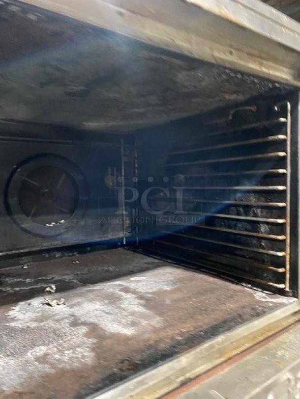 Blodgett Commercial Stainless Steel Natural Gas Powered Double Stacked Dual Flow Convection Oven! With Thermostatic Controls! With Wire Oven Racks! SN: 020205EA002B! 2X Your Bid Makes One Unit! - Image 6 of 10
